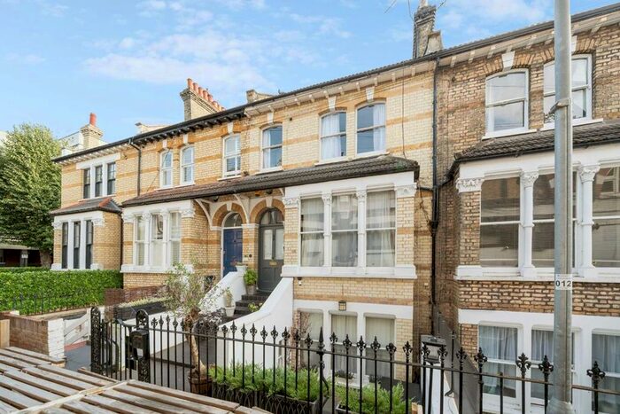 4 Bedroom Property To Rent In Linden Gardens, London, W4