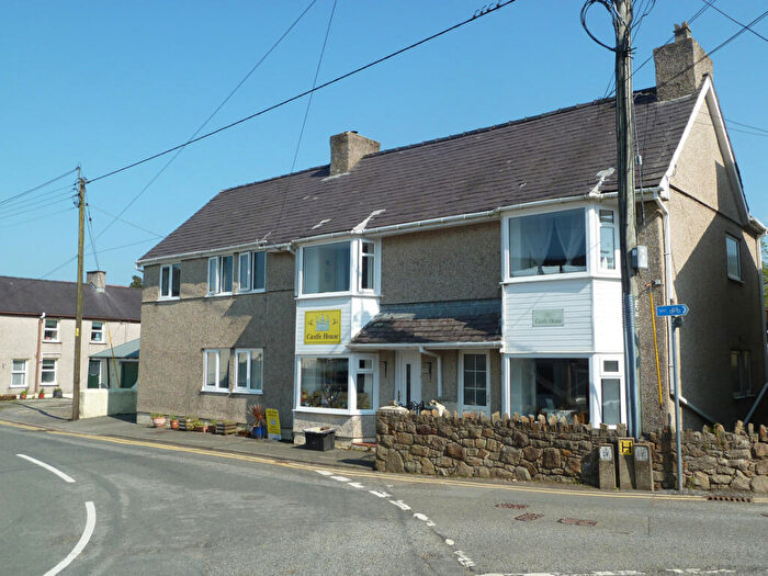 8 Bedroom Detached House For Sale In Penysarn, LL69
