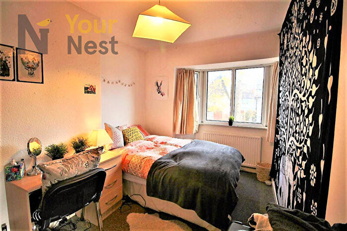 6 Bedroom Detached House To Rent In Langdale Avenue, Headingley, LS6