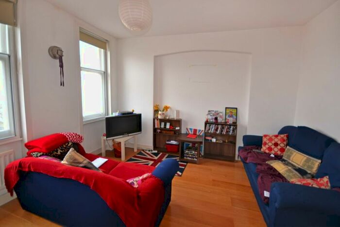 1 Bedroom Flat To Rent In North End Road, Golders Green, NW11
