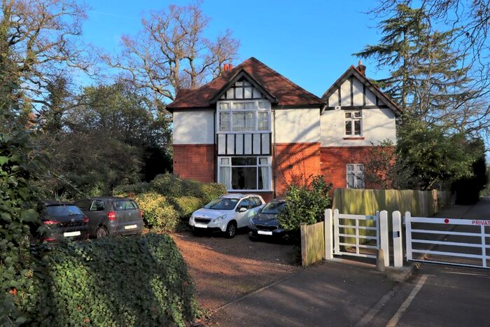 1 Bedroom Ground Flat To Rent In Ashley Rise, Walton-On-Thames, Surrey, KT12