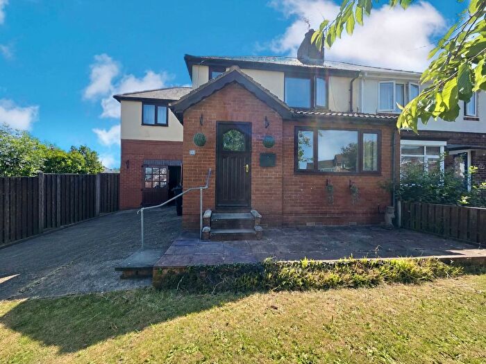 4 Bedroom Semi-Detached House For Sale In Jubilee Crescent, Killamarsh, Sheffield, S21