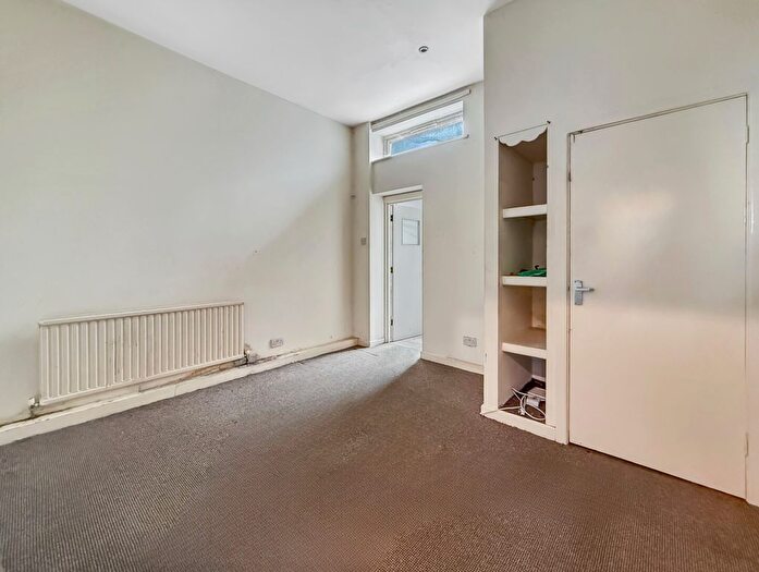 1 Bedroom Flat To Rent In Ely Road, Cardiff, CF5