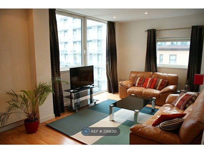 2 Bedroom Flat To Rent In Castlebank Place, Glasgow City, G11
