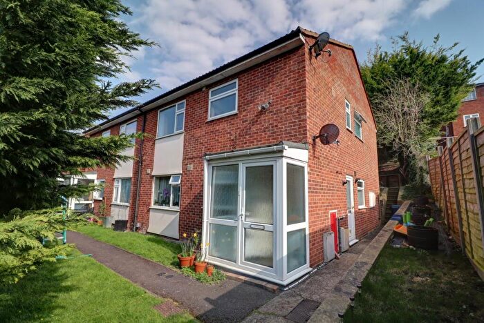 2 Bedroom Apartment To Rent In Mildun Way, Chairborough Road, High Wycombe, Buckinghamshire, HP12