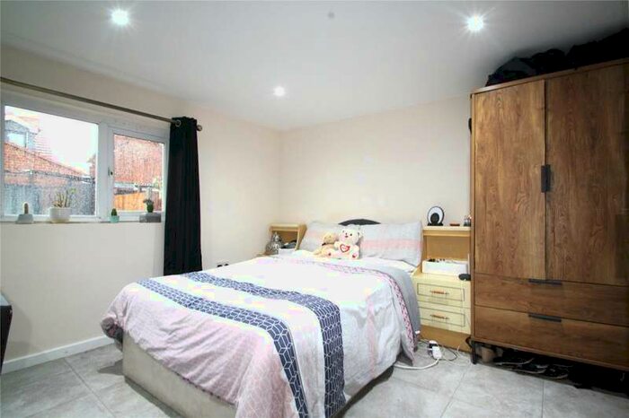 Flat To Rent In Hornsby Close, Airport Executive Park, Luton, LU2