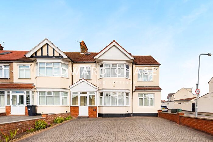 4 Bedroom Terraced House To Rent In Eastern Avenue, Ilford, IG2