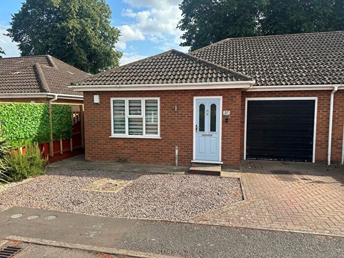 2 Bedroom Semi-Detached Bungalow To Rent In High School Close, March, PE15