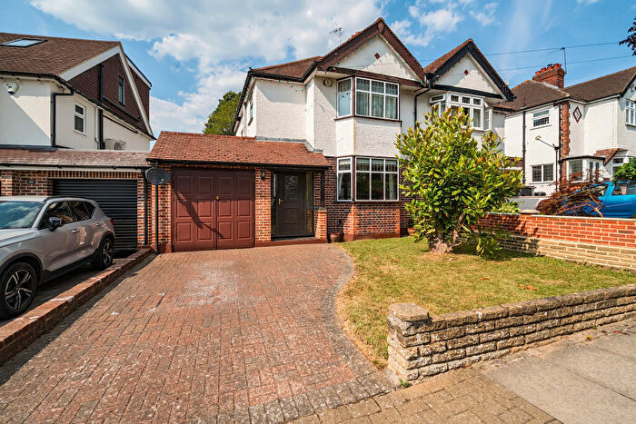 3 Bedroom Semi Detached House For Sale In Beverley Road, Bromley, BR2
