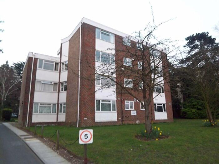 1 Bedroom Flat For Sale In Pampisford Road, South Croydon, Surrey, CR2