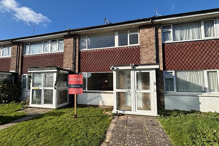 3 Bedroom Terraced House For Sale In Park Gardens, Christchurch, BH23