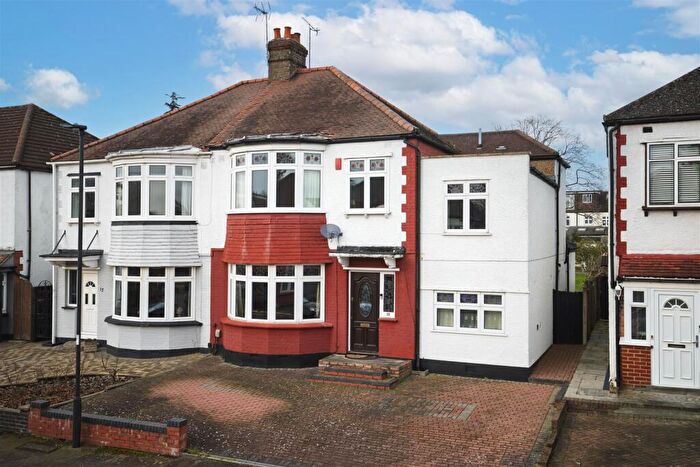 5 Bedroom Semi-Detached House For Sale In Ridge Crest, Enfield, EN2