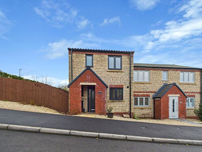 3 Bedroom Semi Detached House For Sale In Britannia Drive, Calne, SN11