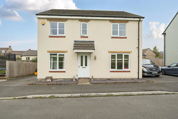 4 Bedroom Detached House For Sale In River View, Purton, SN5
