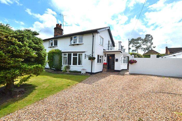 3 Bedroom Cottage For Sale In Sirrah Cottage, Hazeley Lea, Hartley Wintney, RG27