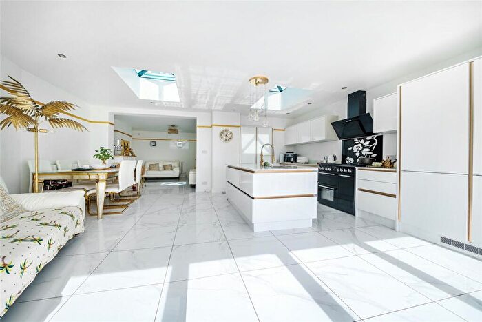 5 Bedroom Detached House For Sale In Dragon Road, Winterbourne, Bristol, Gloucestershire, BS36