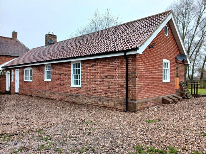 4 Bedroom Bungalow To Rent In Garden Cottage, Coxs Hill, Lawford, Manningtree, CO11