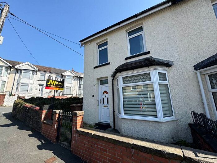 3 Bedroom Property To Rent In Bedwlwyn Street, Ystrad Mynach, Hengoed, CF82
