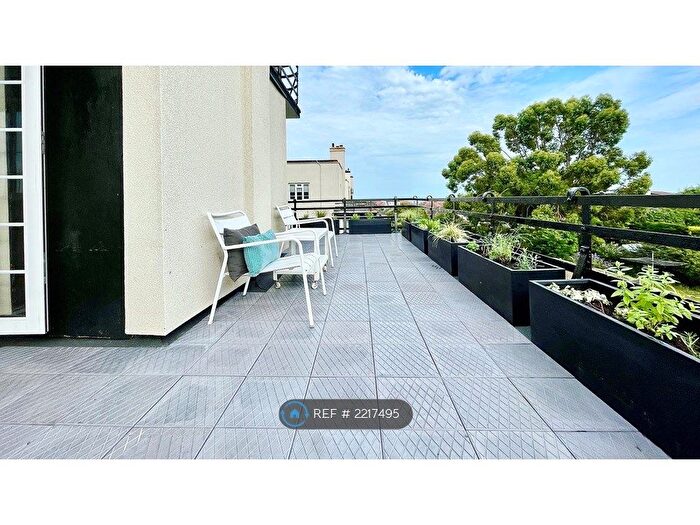 2 Bedroom Flat To Rent In London Road, Leigh-On-Sea, SS9