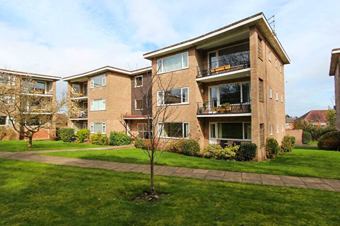 2 Bedroom Flat For Sale In Oundle Court, Vesey Close, Four Oaks, B74
