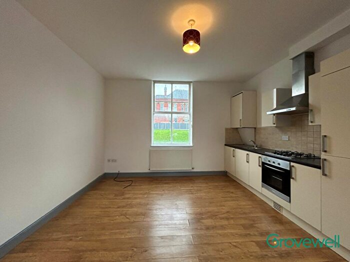 2 Bedroom Maisonette To Rent In Waterloo Road, Stockport, SK1