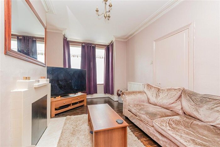 3 Bedroom Terraced House For Sale In Priestfield Road, Gillingham, Kent, ME7