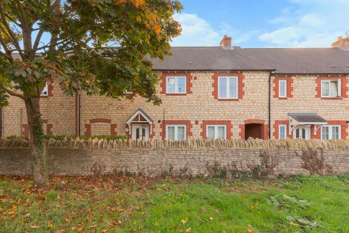 2 Bedroom Flat For Sale In Bramley Close, Kidlington, OX5