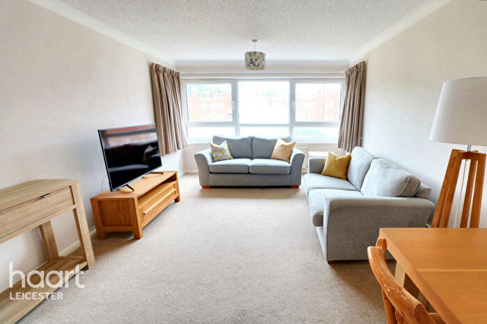 2 Bedroom Apartment For Sale In Knighton Park Road, Leicester, LE2