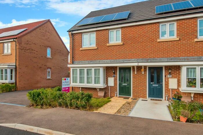 3 Bedroom Semi-Detached House For Sale In Atherton Gardens, Pinchbeck, Spalding, PE11