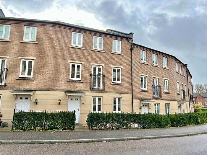 3 Bedroom Town House To Rent In Fleming Way, St Leonards, Exeter, EX2