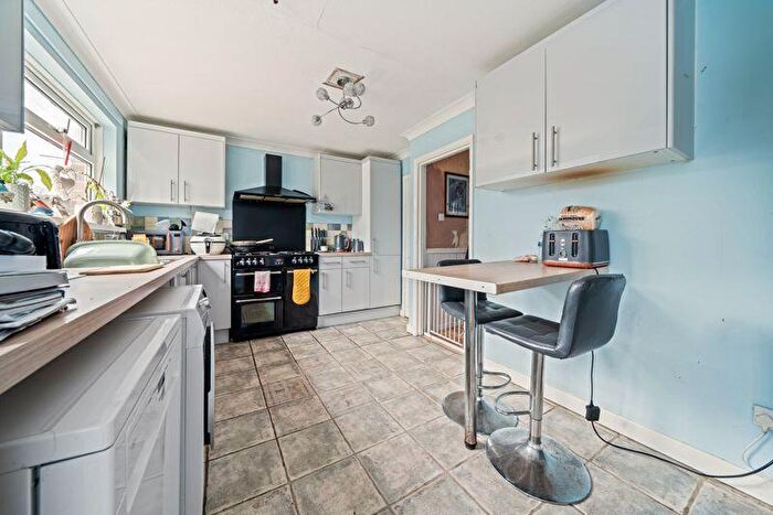 4 Bedroom End Of Terrace House For Sale In Dale Valley Road, Poole, BH15