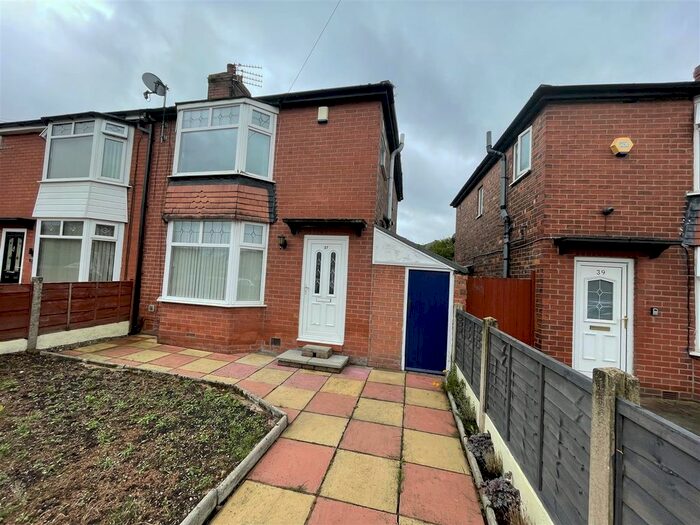 3 Bedroom Property To Rent In Sunnyside Road, Droylsden, Manchester, M43