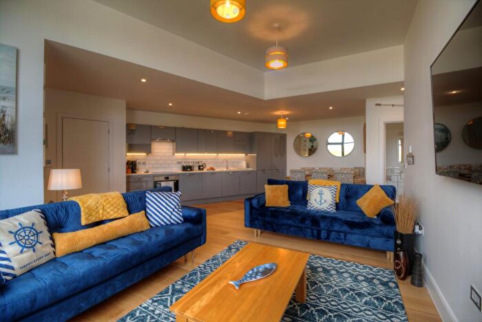 1 Bedroom Flat To Rent In The Roundhouse, Hayling Island, PO11