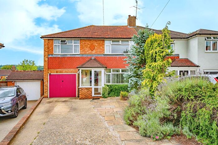 4 Bedroom Semi-Detached House For Sale In Kings Avenue, Hemel Hempstead, HP3