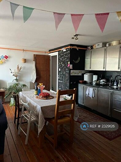 3 Bedroom Flat To Rent In Tudor Grove, London, E9