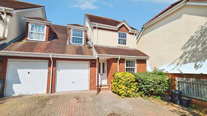 4 Bedroom House To Rent In Pursers Farm, Basingstoke Road, Spencers Wood, RG7