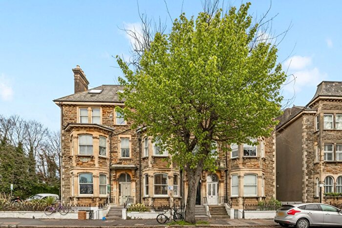 2 Bedroom Flat For Sale In Cromwell Road, Hove, BN3