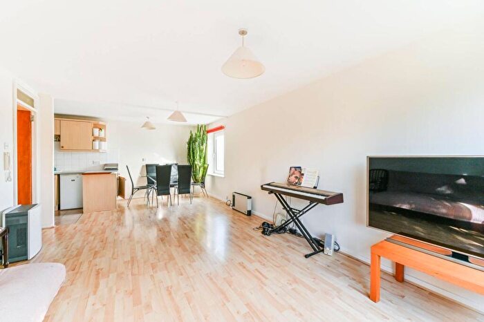 3 Bedroom Flat For Sale In , Penge, London, SE20