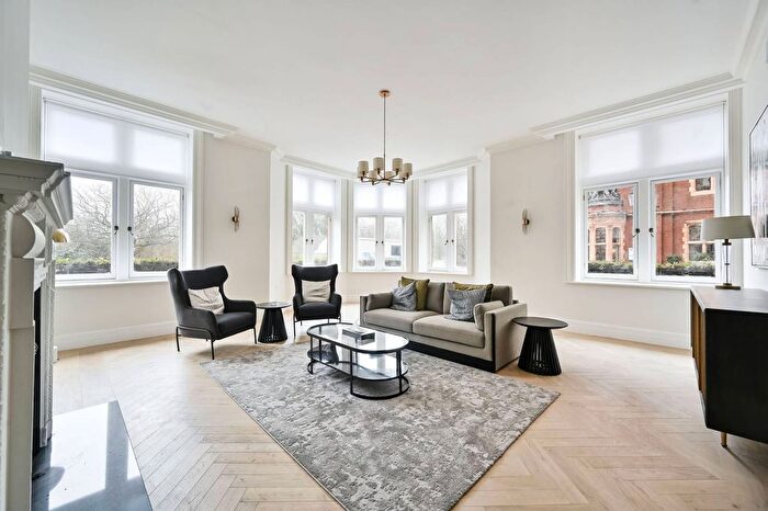 2 Bedroom Flat To Rent In Kensington Road, Kensington, London, W8
