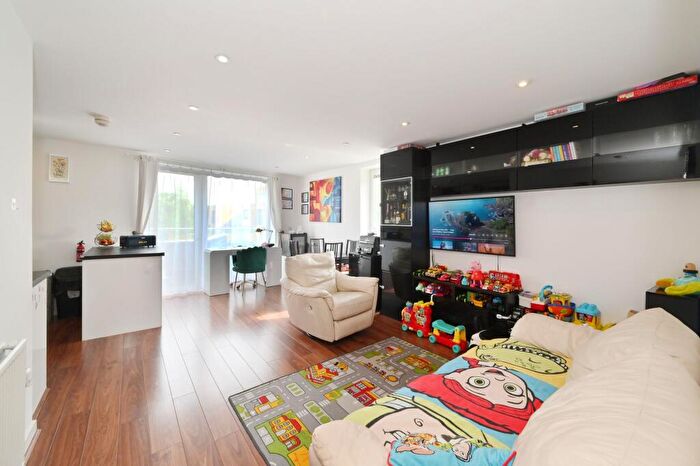 2 Bedroom Apartment For Sale In Loch Crescent, Nevis Court, HA8