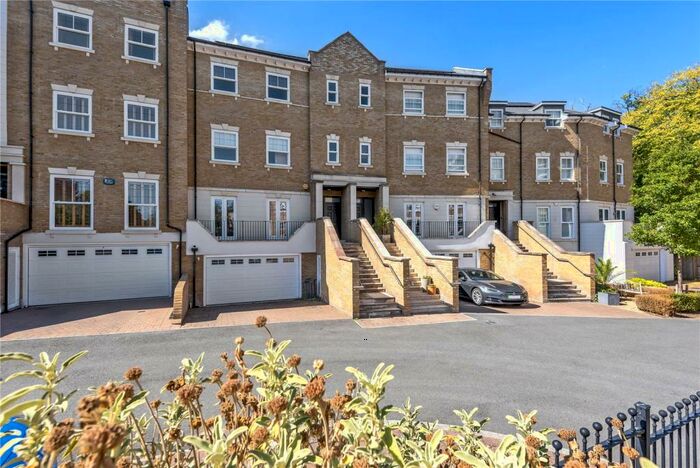 5 Bedroom Terraced House To Rent In Beechcroft Close, Ascot, Berkshire, SL5