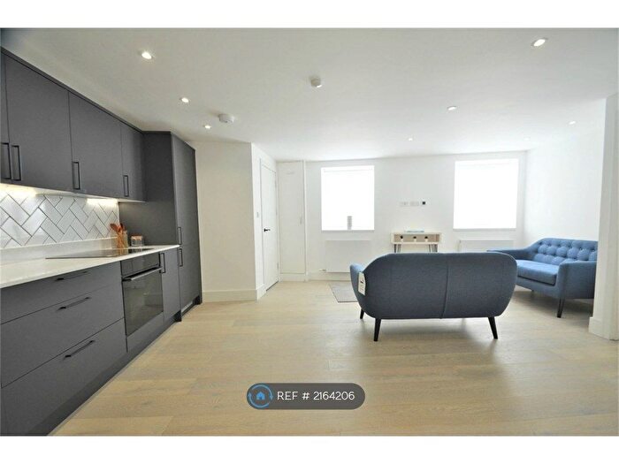 1 Bedroom Flat To Rent In The Broadway, London, NW7