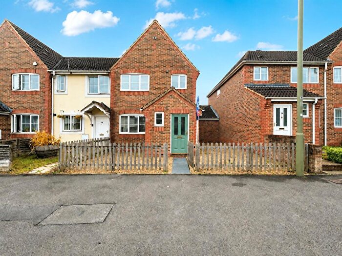 3 Bedroom End Of Terrace House To Rent In Redan Road, Aldershot, GU12