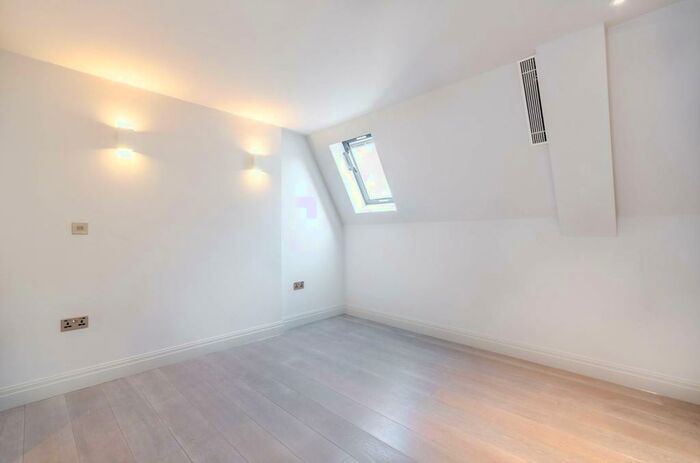 2 Bedroom Flat To Rent In Independents Road, Blackheath, London, SE3