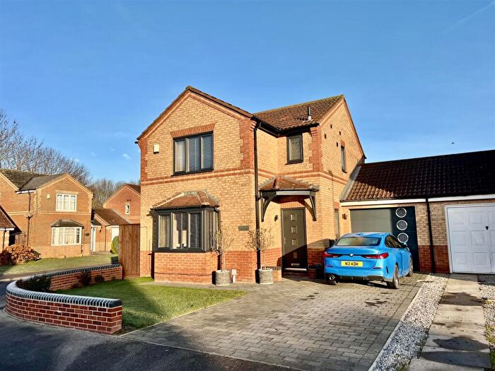 3 Bedroom Semi Detached House For Sale In Aldgrove Way, Darlington, DL3