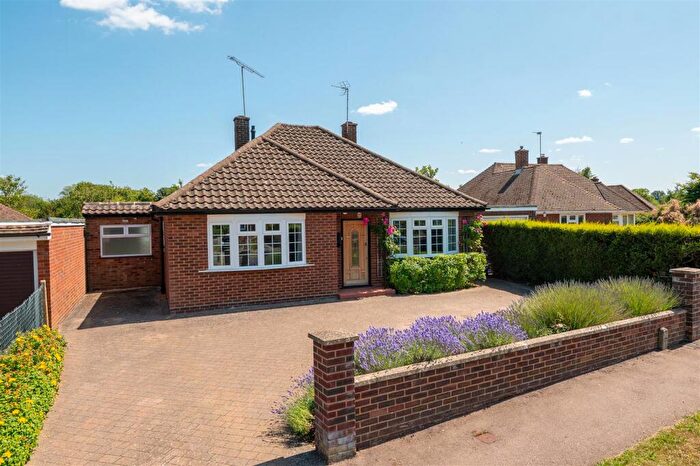 2 Bedroom Detached Bungalow For Sale In Meadow Way, Hitchin, SG5