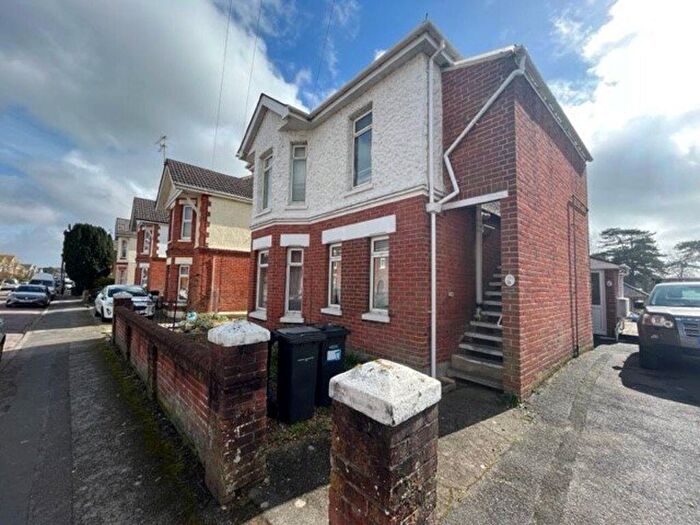 2 Bedroom Flat To Rent In Hankinson Road, Charminster-, P02
