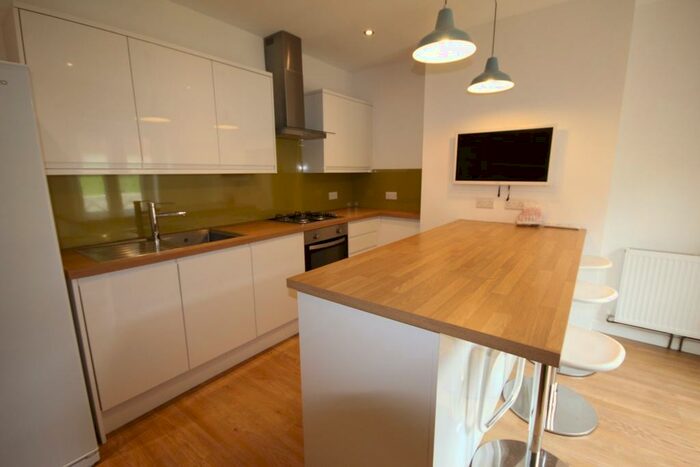 5 Bedroom House To Rent In Mafeking Road, Brighton, BN2