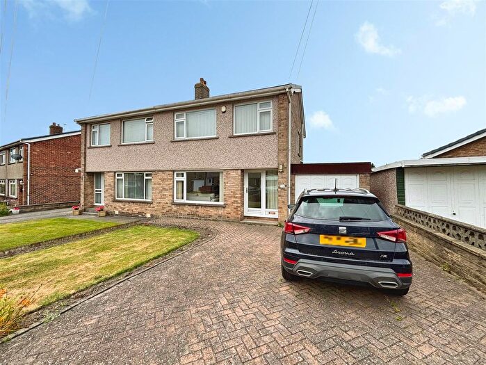 3 Bedroom Semi-Detached House For Sale In Greenville Drive, Low Moor, Bradford, BD12