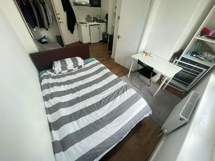 1 Bedroom Flat To Rent In Chicksand Street, Aldgate, E1